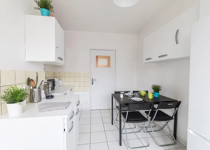 Proche Vincennes Homestay *